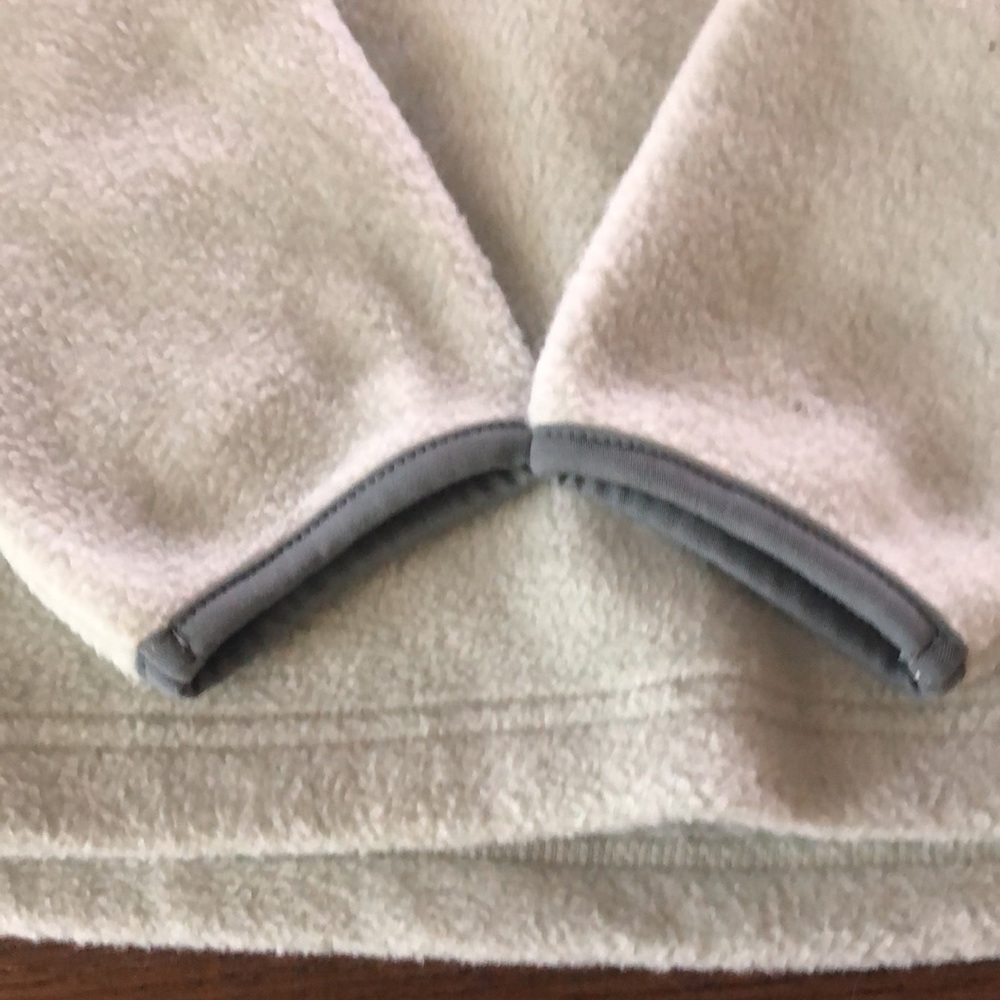 Fleece pullover.. - Picture 4 of 4